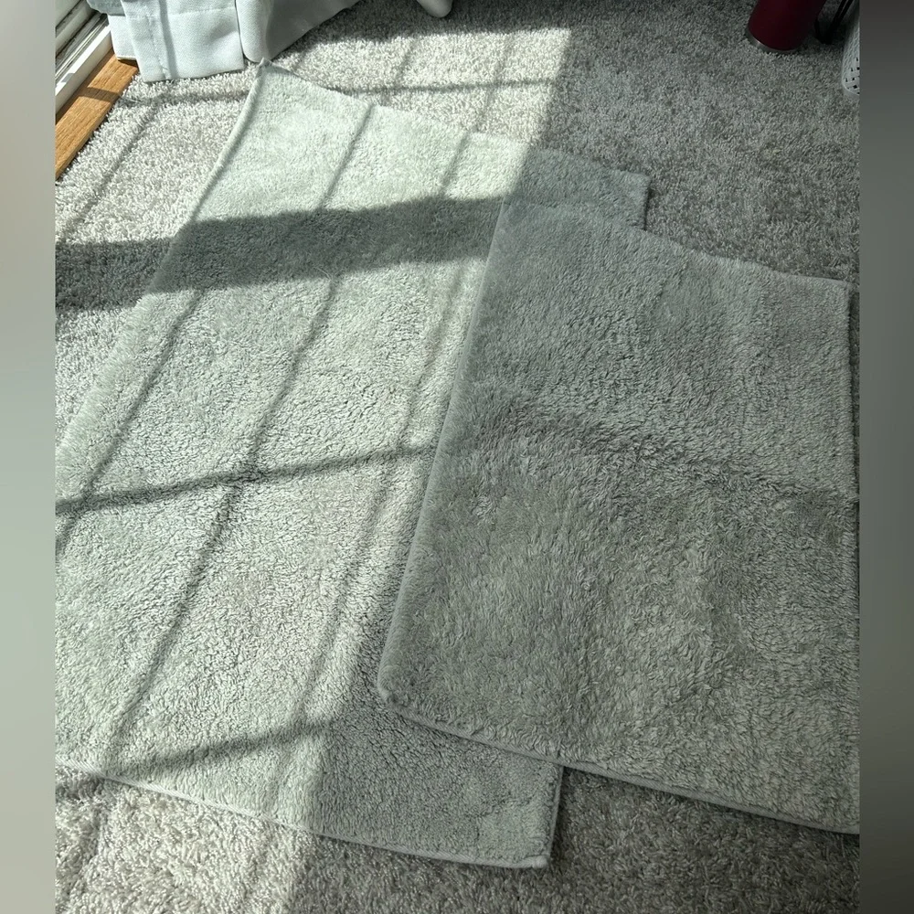 Grey bath mats